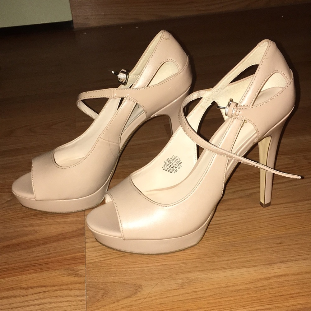 heels - Picture 2 of 2